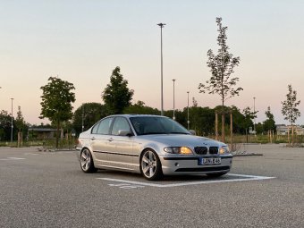 BMW 325i Limousine - 3er BMW - E46