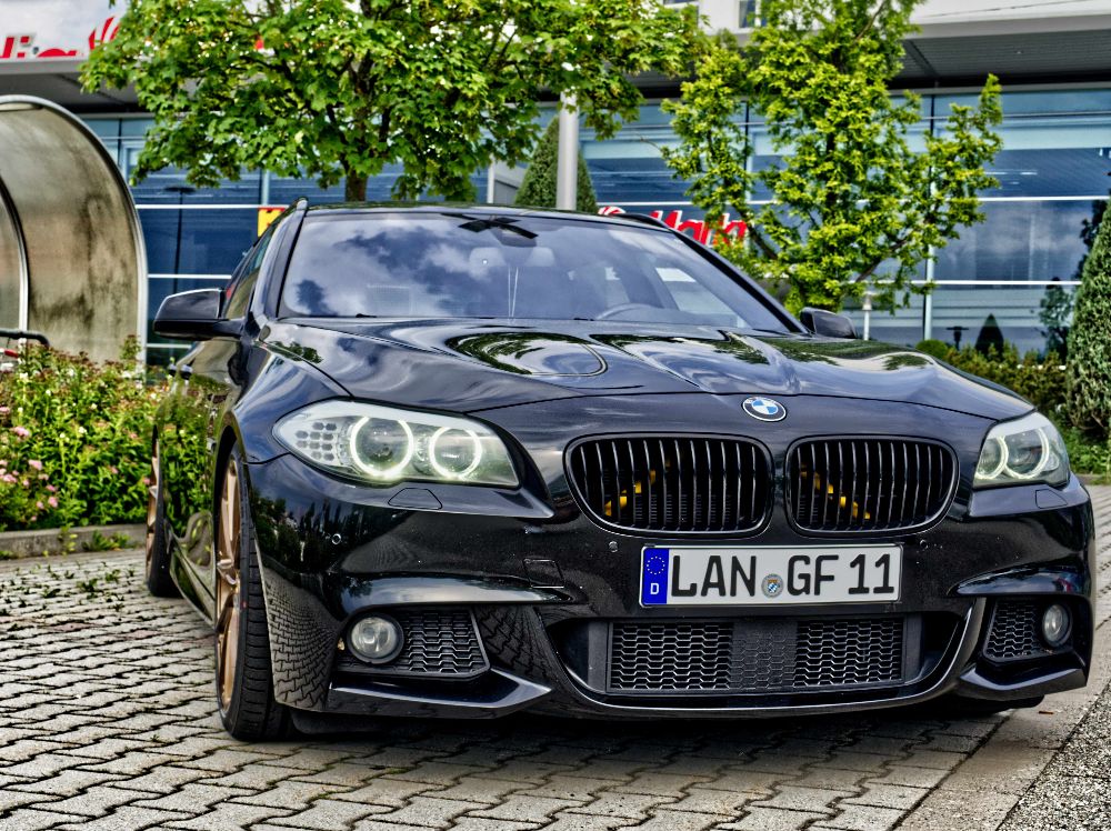 Black F11 530D - 5er BMW - F10 / F11 / F07