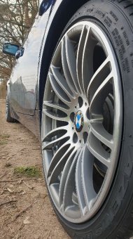 BMW Styling 269 Felge in 8.5x19 ET 18 mit Falken Azenis Reifen in 245/35/19 montiert vorn mit 5 mm Spurplatten Hier auf einem 5er BMW E60 525i (Limousine) Details zum Fahrzeug / Besitzer