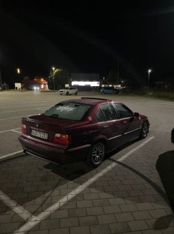 BMW Styling 42 Felge in 7x16 ET 46 mit Hankook Winter i*cept RS3 Reifen in 205/55/16 montiert hinten mit 15 mm Spurplatten und mit folgenden Nacharbeiten am Radlauf: Kanten geb�rdelt Hier auf einem 3er BMW E36 316i (Limousine) Details zum Fahrzeug / Besitzer