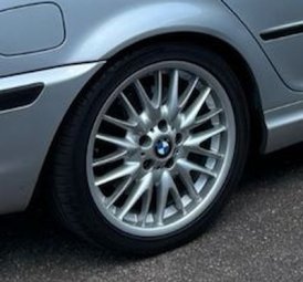 BMW M GmbH  Felge in 9x18 ET  mit Michelin  Reifen in 255/35/18 montiert hinten Hier auf einem 3er BMW E46 330i (Touring) Details zum Fahrzeug / Besitzer