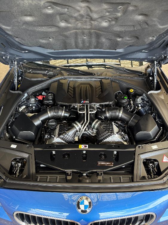 Monte Carlo blauer F10 M5 - 5er BMW - F10 / F11 / F07