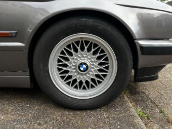 BMW Styling 5 Felge in 7x16 ET 20 mit Falken  Reifen in 225/55/16 montiert vorn Hier auf einem 5er BMW E34 520i (Touring) Details zum Fahrzeug / Besitzer