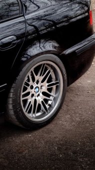 BMW Styling 65 Felge in 9.5x18 ET 22 mit Michelin Pilot Super Sport Reifen in 275/35/18 montiert hinten mit 12 mm Spurplatten Hier auf einem 5er BMW E39 M5 (Limousine) Details zum Fahrzeug / Besitzer