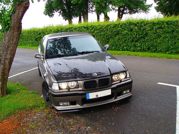 Nur vom feinsten Chrom, Carbon und Alcantara - 3er BMW - E36