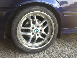 Dezent x10 Felge in 9x18 ET 18 mit Pirelli sp9000 Reifen in 265/30/18 montiert hinten Hier auf einem 5er BMW E39 528i (Touring) Details zum Fahrzeug / Besitzer