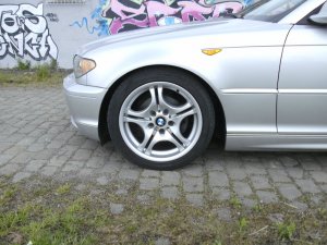 BMW Styling 68 M-Doppelspeiche Felge in 7.5x17 ET 41 mit Dunlop SP 8080 Reifen in 225/45/17 montiert vorn Hier auf einem 3er BMW E46 320i (Coupe) Details zum Fahrzeug / Besitzer
