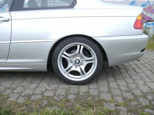 BMW Styling 68 M-Doppelspeiche Felge in 8.5x17 ET 50 mit Dunlop SP 8080 Reifen in 245/40/17 montiert hinten mit 15 mm Spurplatten Hier auf einem 3er BMW E46 320i (Coupe) Details zum Fahrzeug / Besitzer
