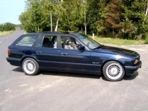 The Transporter -  E34 530i touring - 5er BMW - E34