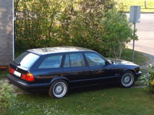 The Transporter - E34 530i touring - 5er BMW - E34 The Transporter - E34 530i touring - 5er BMW - E34