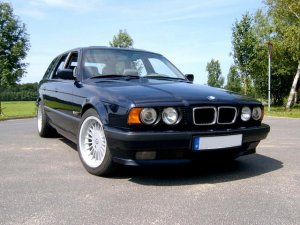The Transporter - E34 530i touring - 5er BMW - E34 The Transporter - E34 530i touring - 5er BMW - E34