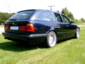The Transporter - E34 530i touring - 5er BMW - E34 The Transporter - E34 530i touring - 5er BMW - E34