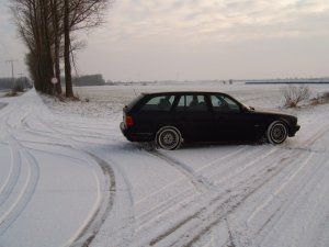 The Transporter - E34 530i touring - 5er BMW - E34 The Transporter - E34 530i touring - 5er BMW - E34