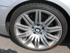 BMW M Sternspeiche-172 Felge in 8.5x19 ET  mit Dunlop SP Sport 01 Runflat Reifen in 245/35/19 montiert vorn Hier auf einem 5er BMW E61 530d (Touring) Details zum Fahrzeug / Besitzer
