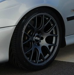 BBS CH-R Felge in 9x19 ET 20 mit Vredestein Ultrac Sessanta Reifen in 245/35/19 montiert vorn mit 10 mm Spurplatten Hier auf einem 5er BMW E39 M5 (Limousine) Details zum Fahrzeug / Besitzer
