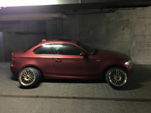 The Red One 135i Coupe - 1er BMW - E81 / E82 / E87 / E88 The Red One 135i Coupe - 1er BMW - E81 / E82 / E87 / E88