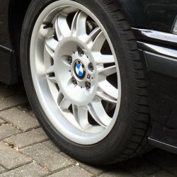 BMW M Doppelspeiche Felge in 7.5x17 ET 41 mit Fulda Exelero Reifen in 225/45/17 montiert vorn Hier auf einem 3er BMW E36 M3 3.2 (Touring) Details zum Fahrzeug / Besitzer