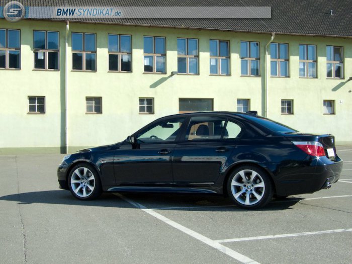 E60 Carbonschwarz - 5er BMW - E60 / E61