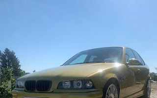 Phnix Gelb sedan, 2023 on the road again - 3er BMW - E36