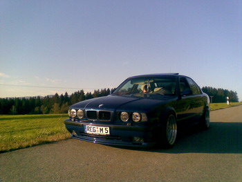 M5   Tief, Breit und Schnell - 5er BMW - E34