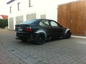 323ti San Marino Blau auf M359 - 3er BMW - E36