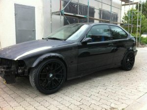 323ti San Marino Blau auf M359 - 3er BMW - E36