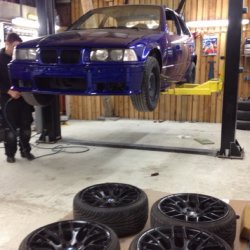 323ti San Marino Blau auf M359 - 3er BMW - E36