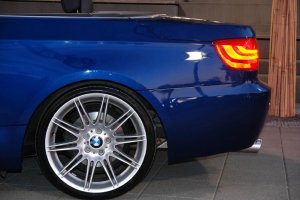 BMW M225 Felge in 9x19 ET  mit Hankook S1 Evo Reifen in 255/30/19 montiert hinten mit 15 mm Spurplatten Hier auf einem 3er BMW E93 325i (Cabrio) Details zum Fahrzeug / Besitzer