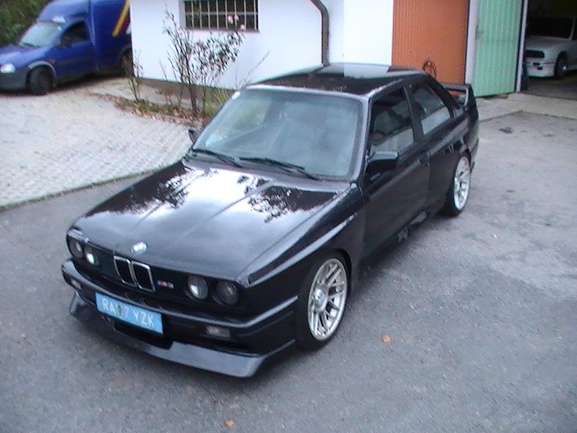 BMW M3 E30 diamantschwarzmet. - 3er BMW - E30