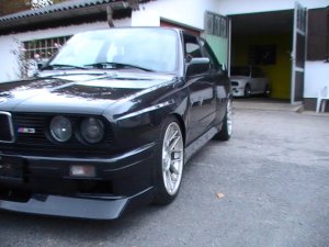 BMW M3 E30 diamantschwarzmet. - 3er BMW - E30