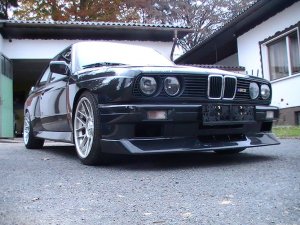 BMW M3 E30 diamantschwarzmet. - 3er BMW - E30