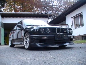 BMW M3 E30 diamantschwarzmet. - 3er BMW - E30