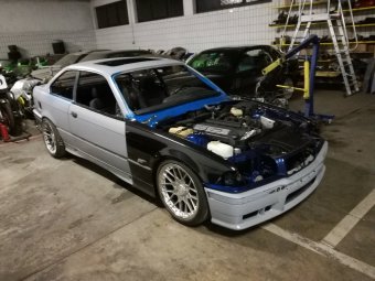 BMW E36 M3 Coupe avusblau Glasschiebedach - 3er BMW - E36