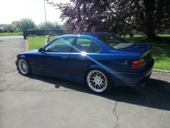 BMW E36 M3 Coupe avusblau Glasschiebedach - 3er BMW - E36
