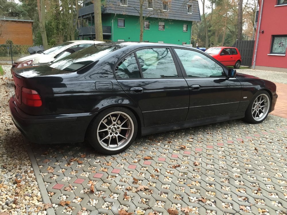 Happenstance - 540i Cosmosschwarz - 5er BMW - E39