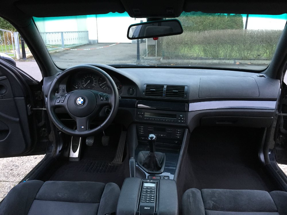 Happenstance - 540i Cosmosschwarz - 5er BMW - E39