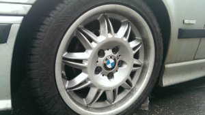 BMW Styling 39 Felge in 7.5x17 ET 41 mit Dunlop SP Winter Sport 4D Reifen in 225/45/17 montiert hinten Hier auf einem 3er BMW E36 323ti (Compact) Details zum Fahrzeug / Besitzer