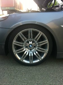 BMW M172 Felge in 8.5x19 ET 18 mit Continental SportContact2 Reifen in 245/35/19 montiert vorn Hier auf einem 5er BMW E60 530d (Limousine) Details zum Fahrzeug / Besitzer