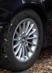 BMW  Felge in 8.5x16 ET  mit Dunlop Sport Blue Response Reifen in 225/55/16 montiert vorn Hier auf einem 5er BMW E39 523i (Touring) Details zum Fahrzeug / Besitzer