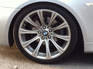 BMW M-Technik Felge in 9.5x19 ET 28 mit Falken  Reifen in 275/30/19 montiert hinten mit 10 mm Spurplatten Hier auf einem 5er BMW E61 525d (Touring) Details zum Fahrzeug / Besitzer