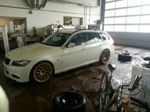 LP Performance goes Gold - 3er BMW - E90 / E91 / E92 / E93 LP Performance goes Gold - 3er BMW - E90 / E91 / E92 / E93