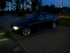 schwarze Limousine - simply clean - 5er BMW - E39