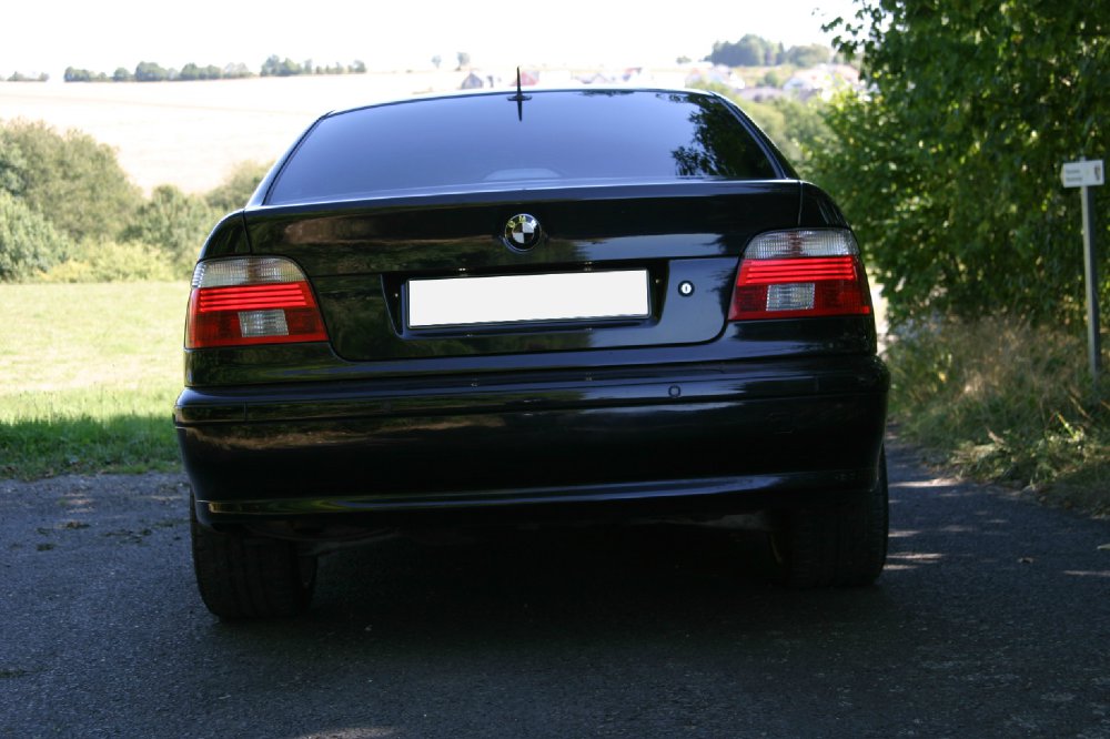 schwarze Limousine - simply clean - 5er BMW - E39