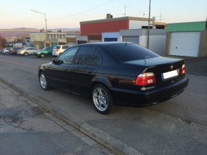 schwarze Limousine - simply clean - 5er BMW - E39