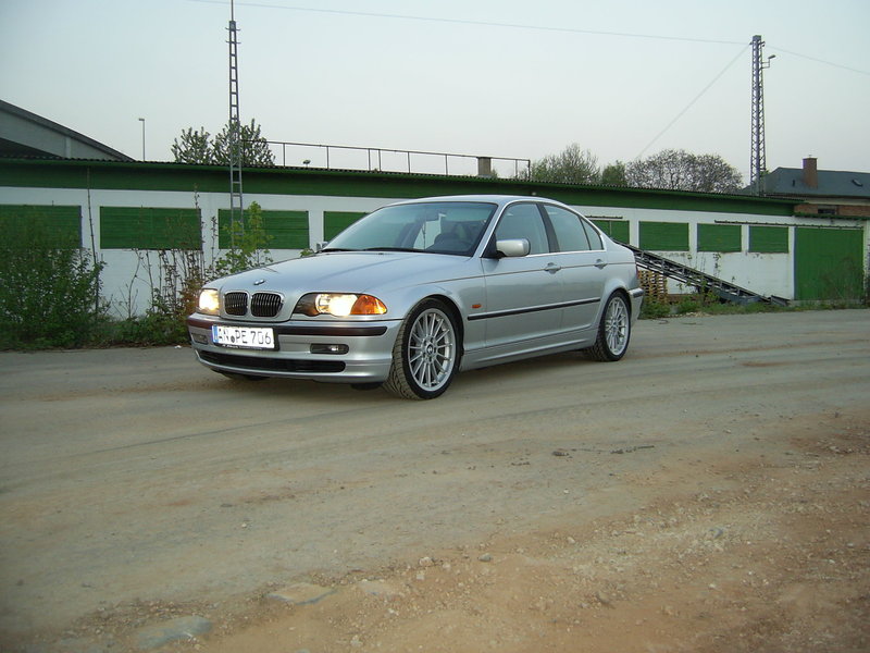 328i Sport Limosine - 3er BMW - E46