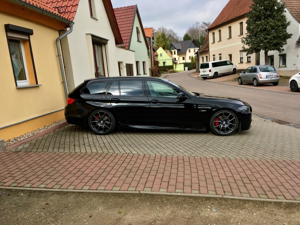 F11 BMW SCHWARZ 2 M-Paket mit Individualisierungen - 5er BMW - F10 / F11 / F07