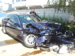 523iA  Montrealblau - 5er BMW - E39