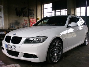 BMW 320i <<335i look>> E91 LCI  19" Black & Wei - 3er BMW - E90 / E91 / E92 / E93