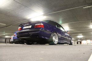 Velvet-Blue Metallic 2,8l - 3er BMW - E36