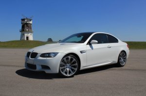 BMW M3 E92 Coupé Mineralweiß - 3er BMW - E90 / E91 / E92 / E93 BMW M3 E92 Coupé Mineralweiß - 3er BMW - E90 / E91 / E92 / E93